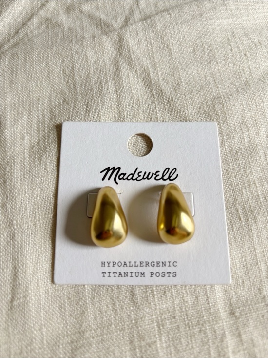 Madewell Jewelry - Madewell Gold Teardrop Stud Earrings